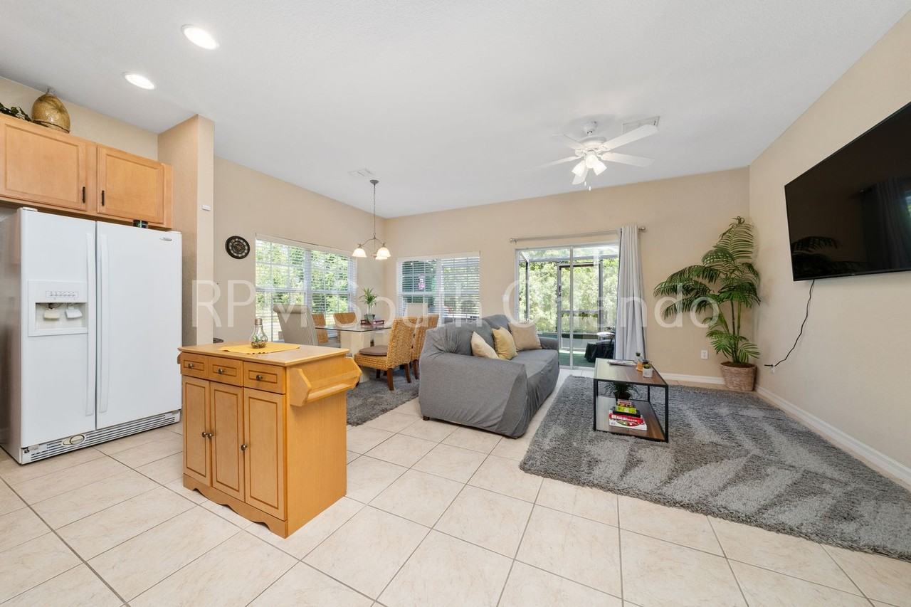 2390 Caravelle Cir - Photo 6 of 24