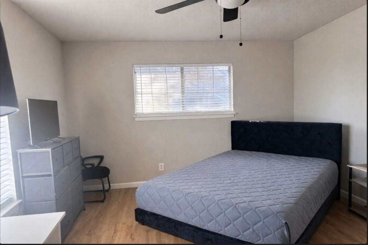 806 E Mountain St - Photo 6 of 12