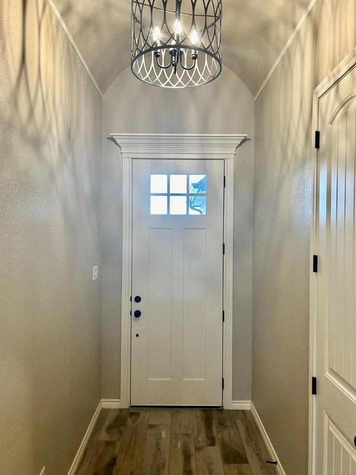 1311 Oleander Dr - Photo 3 of 20