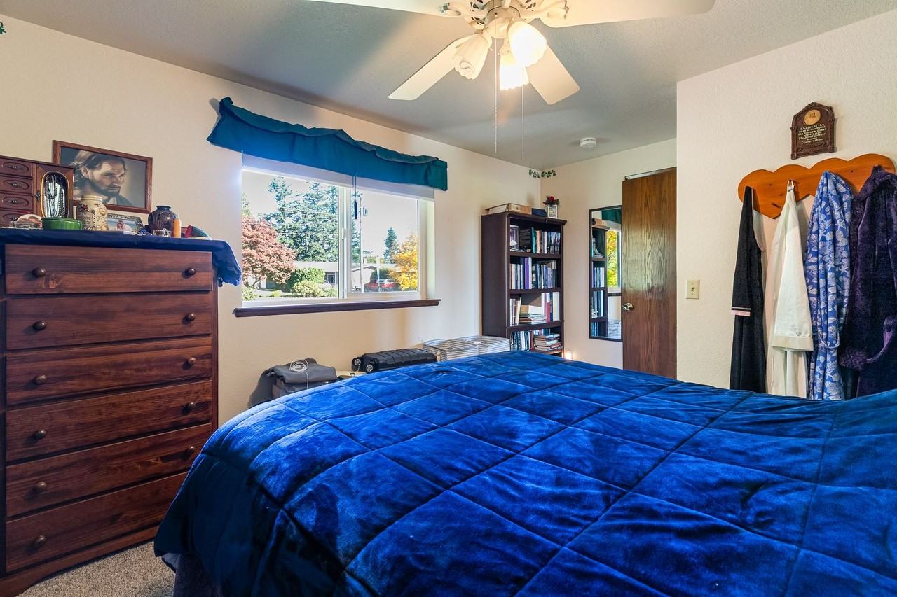 197 Bay Lyn Dr - Photo 3 of 16