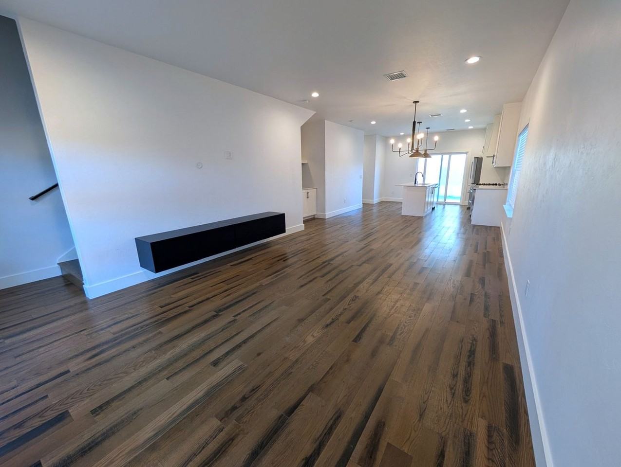 2446 Nw 48th St - Photo 3 of 24