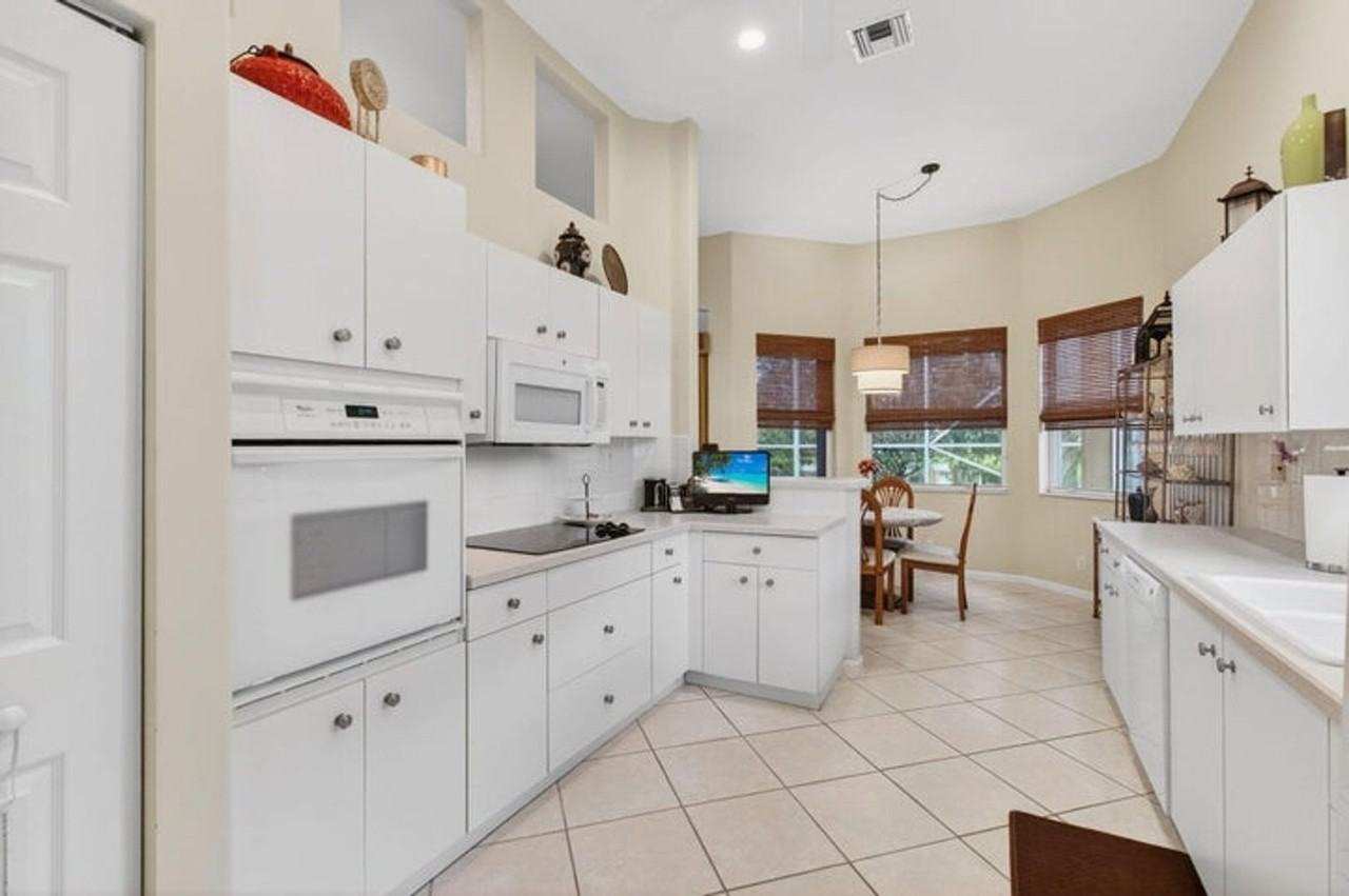 15845 Vivanco St - Photo 2 of 25