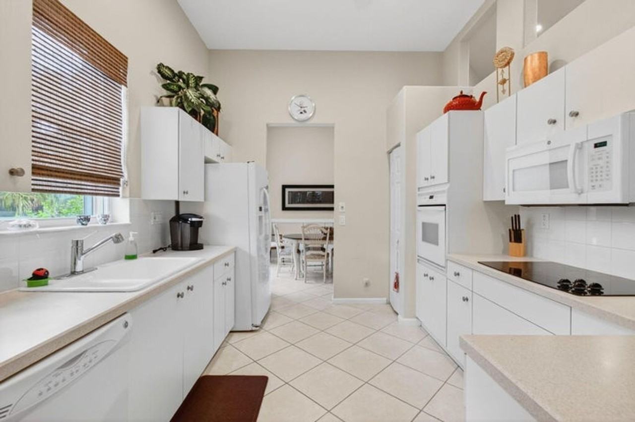 15845 Vivanco St - Photo 4 of 25