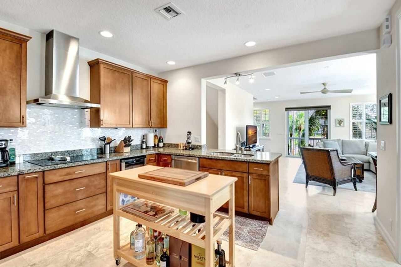 122 Sw 1st Ave - Photo 3 of 25