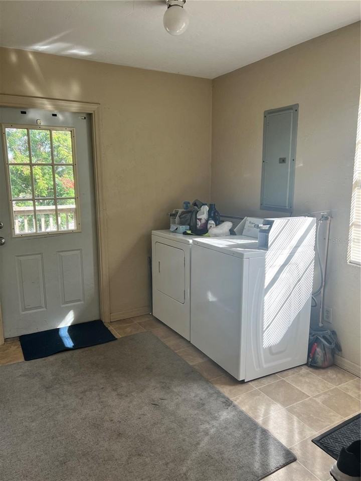 119 N Orange Ave #3 - Photo 4 of 10