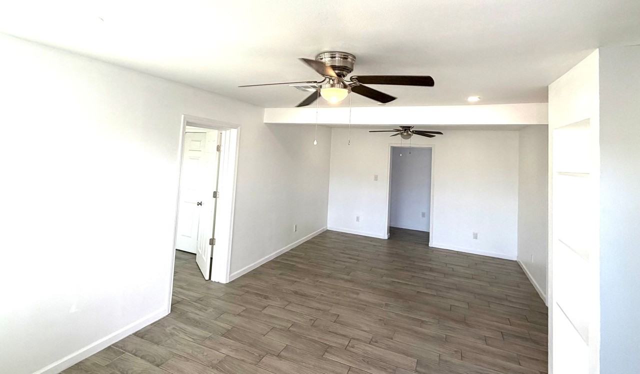7825 Monterrey Dr - Photo 2 of 9