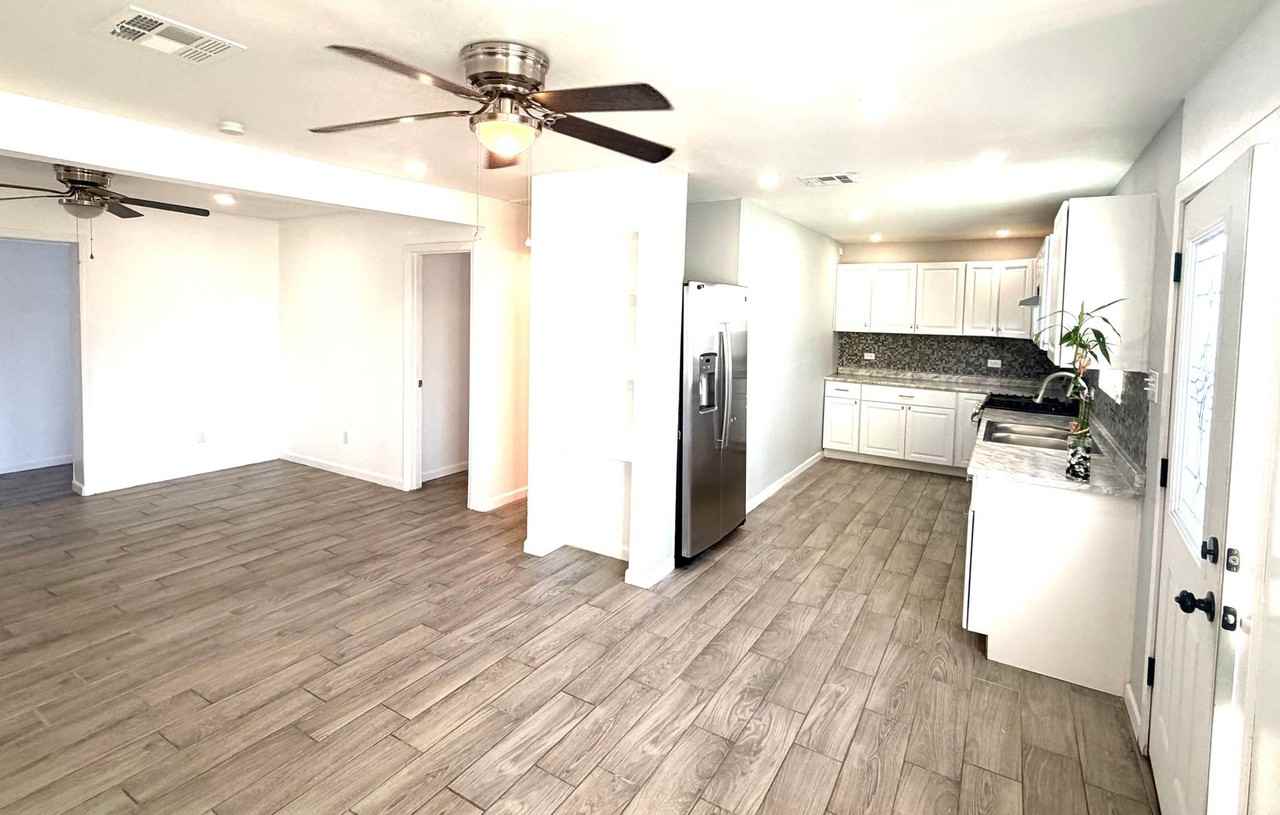 7825 Monterrey Dr - Photo 3 of 9