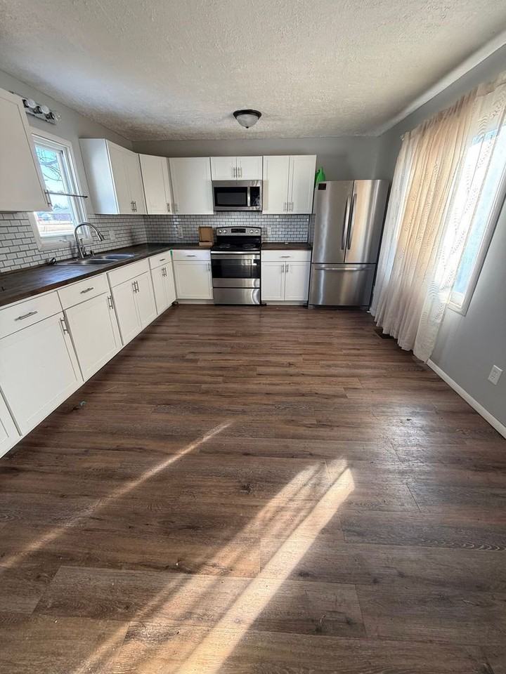 8620 S Walnut St - Photo 4 of 9