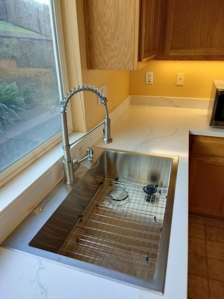 894 Bridgeway Cir - Photo 5 of 9