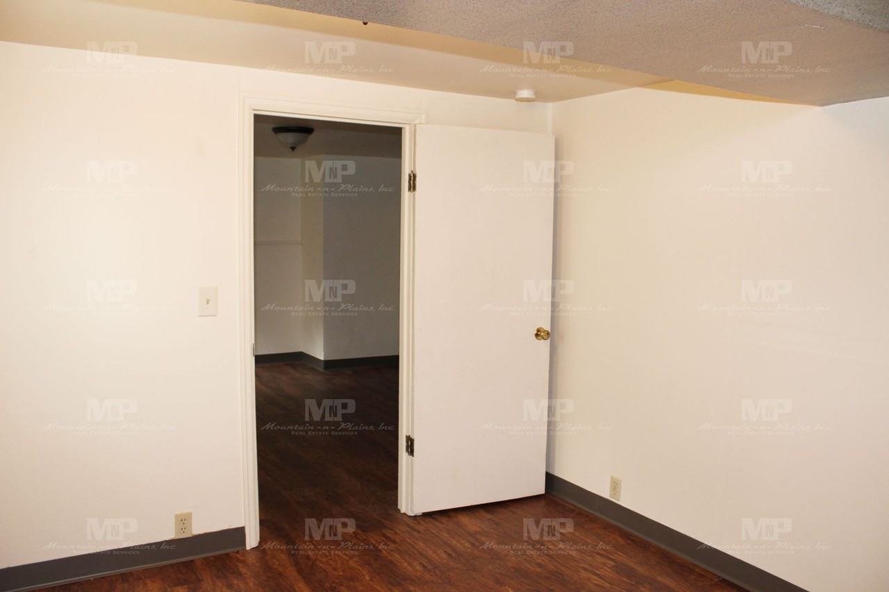 712 712 1/2 W. Myrtle Street - 712.5 W. Mrytle St-M712.5 - Photo 5 of 8