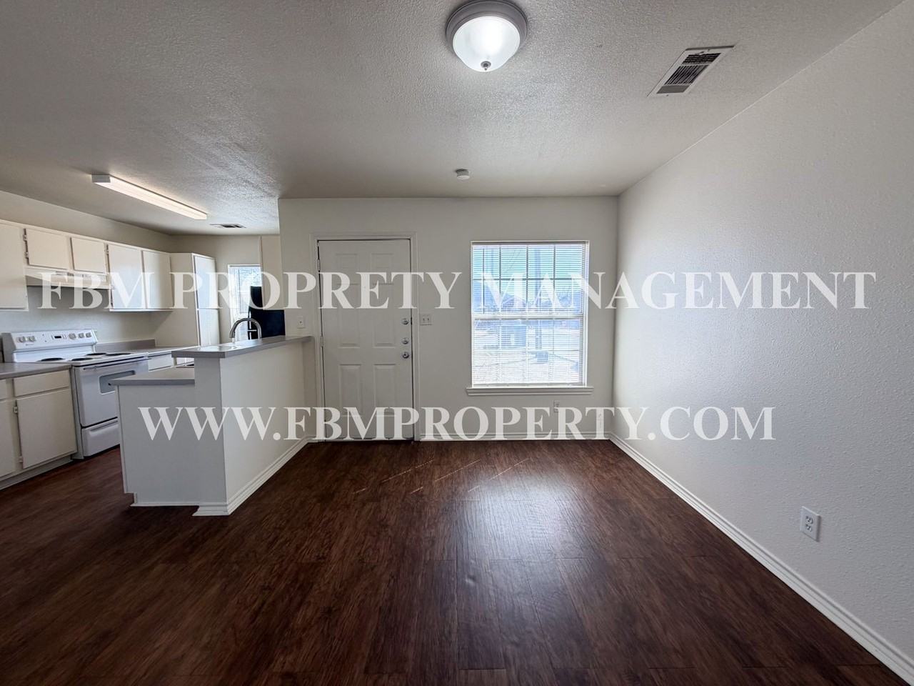 204 W Lamar St - Photo 3 of 11