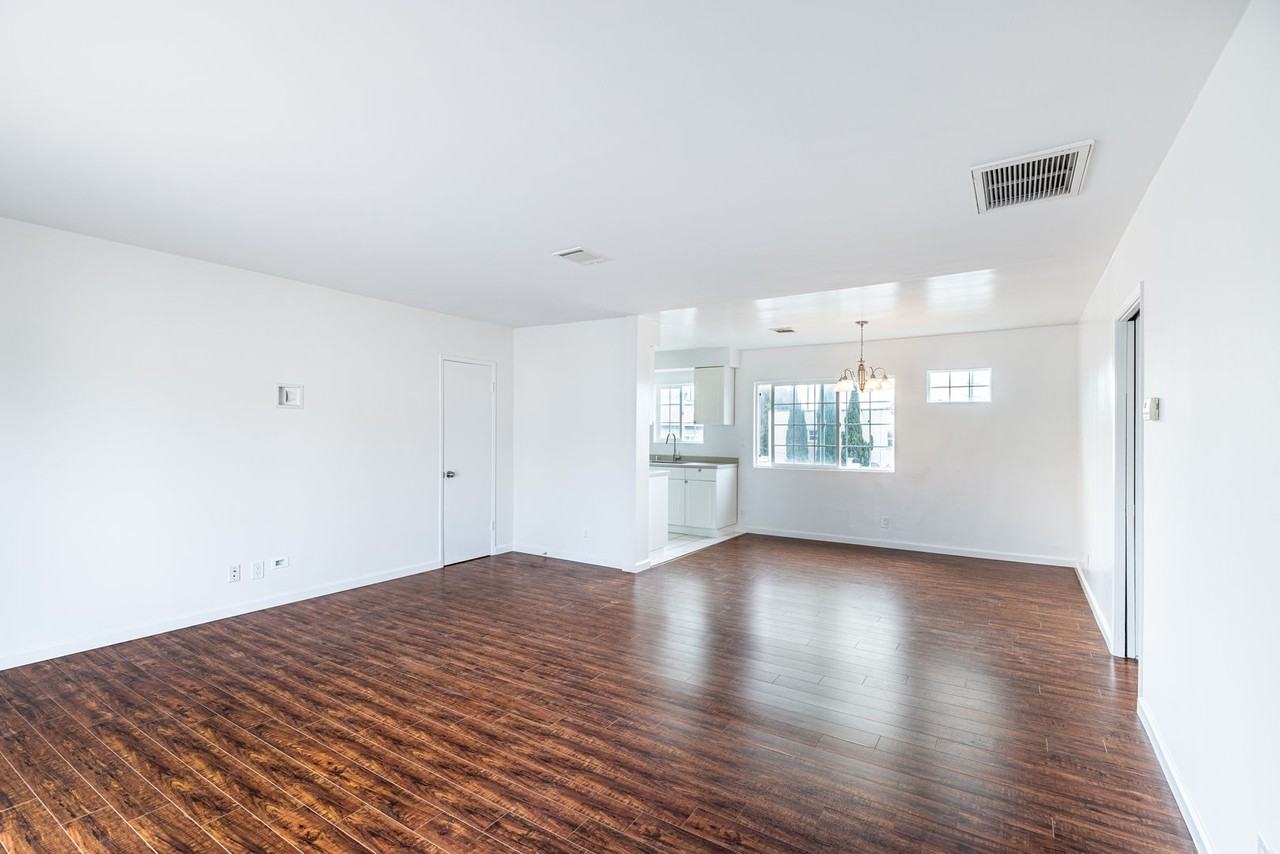 Hervey - Photo 4 of 31