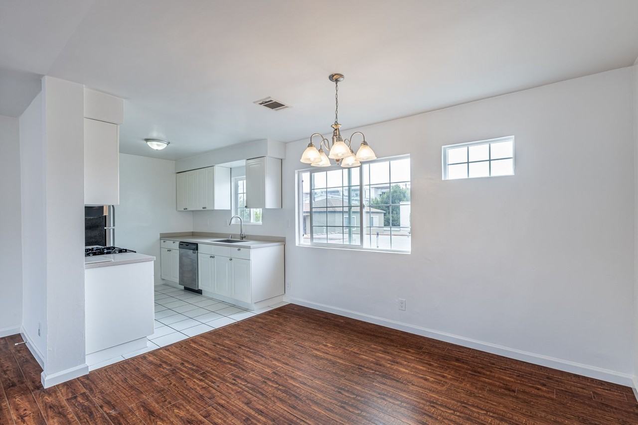 Hervey - Photo 6 of 31