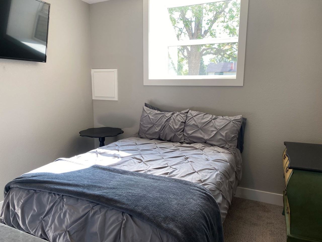 916 S 7th Ave - Photo 3 of 33