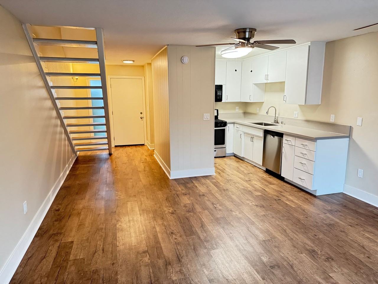 Batavia Gardens - Photo 2 of 36