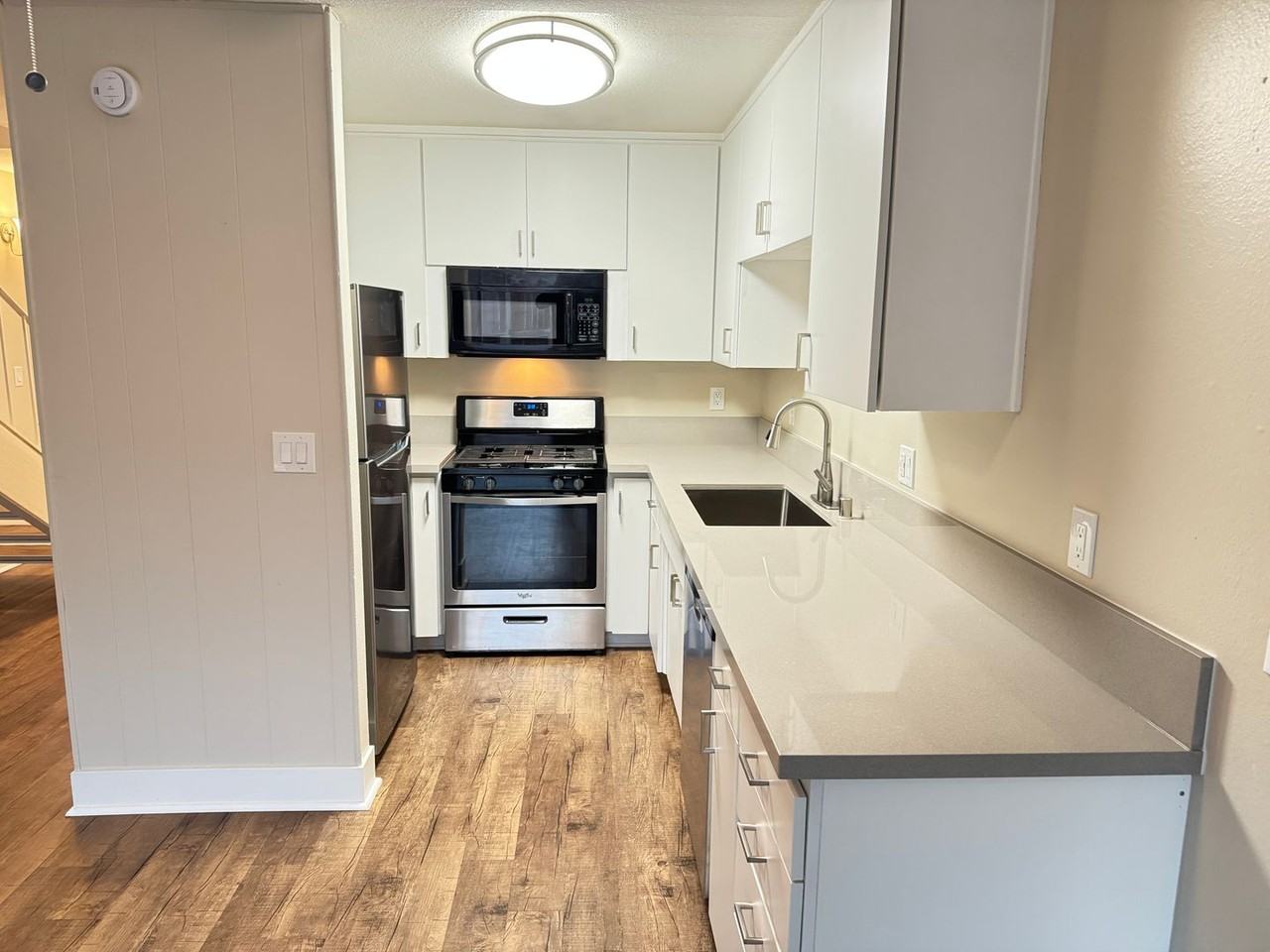 Batavia Gardens - Photo 3 of 36