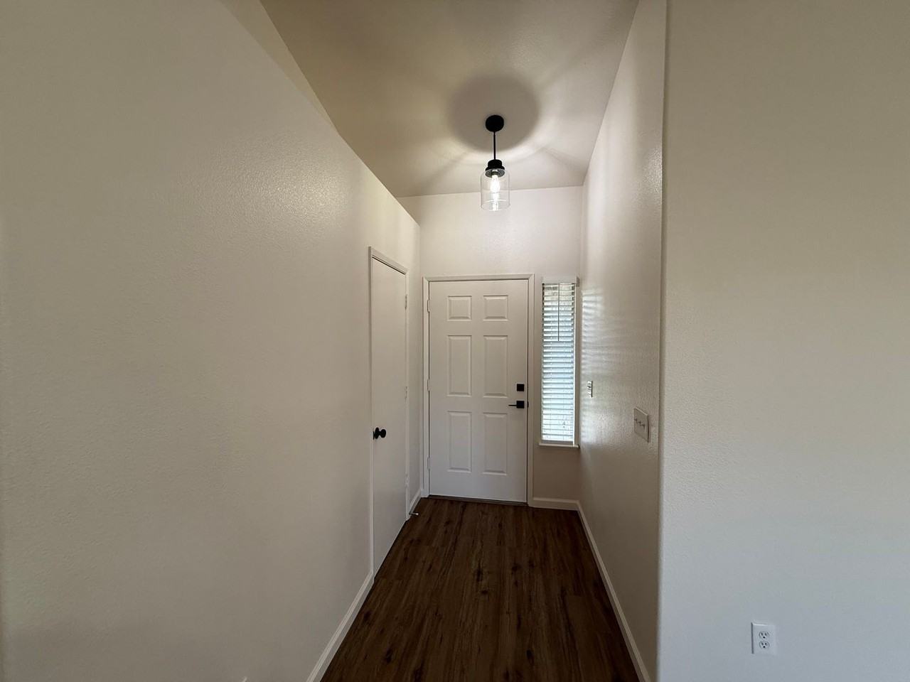 117 Sentinel Dr - Photo 3 of 32