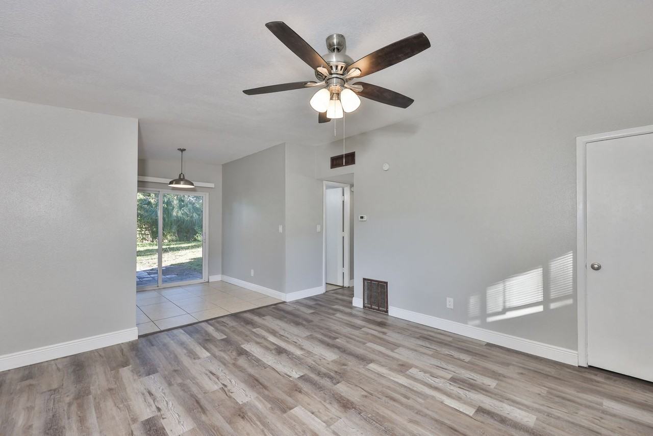 5620 Harding Blvd Ne - Photo 4 of 33