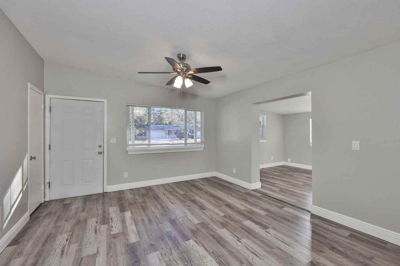 5620 Harding Blvd Ne - Photo 5 of 33