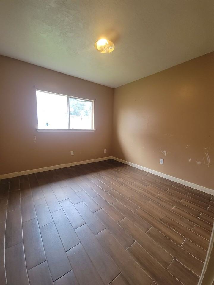 12011 Monument Valley Dr - Photo 7 of 18