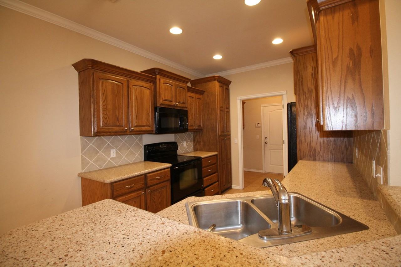 11313 Nw 121st Pl - Photo 2 of 15