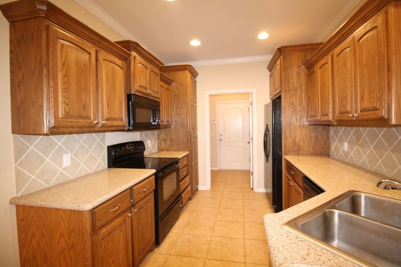 11313 Nw 121st Pl - Photo 6 of 15