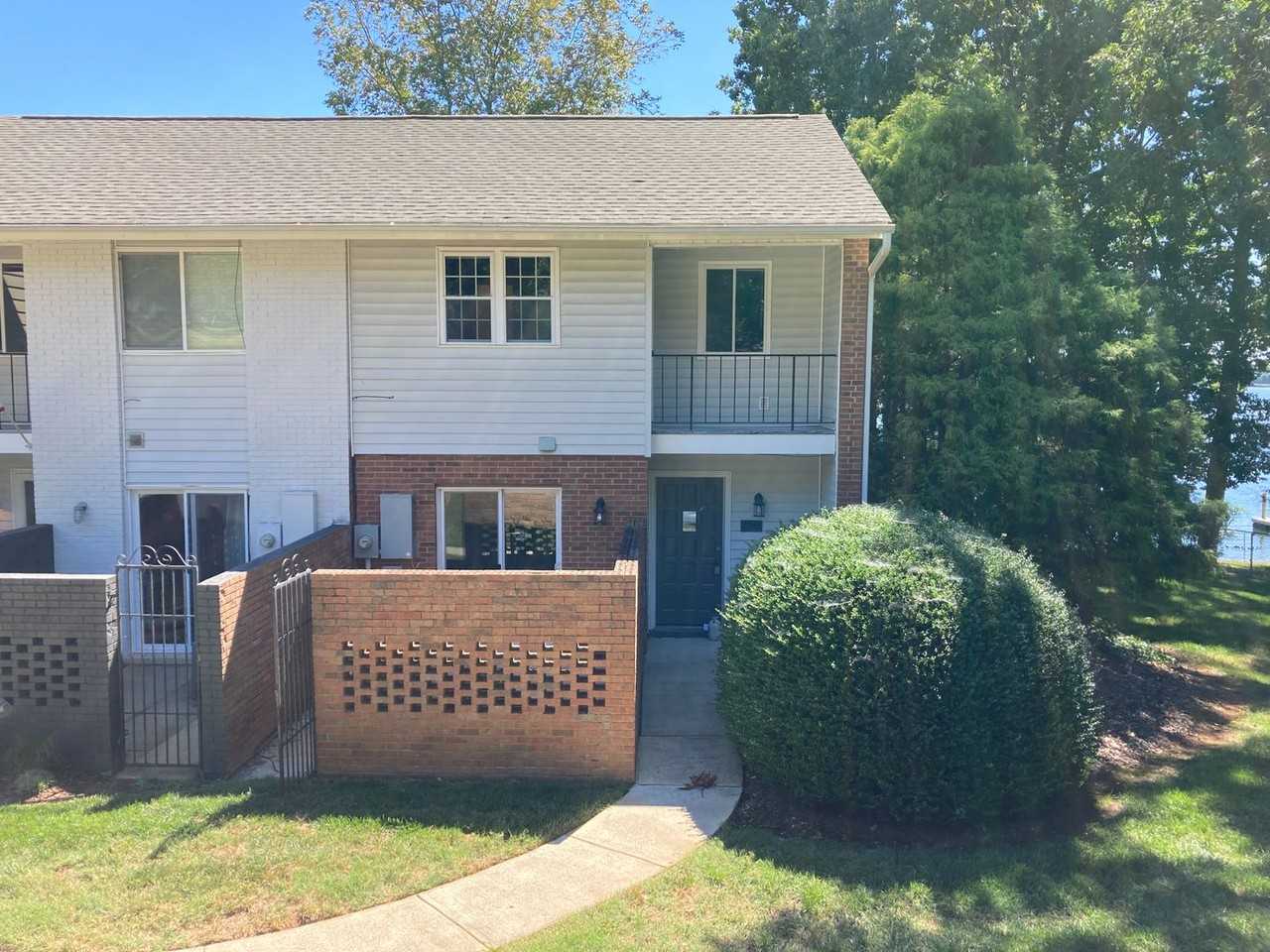 7942 Westcape Dr - Photo 2 of 34