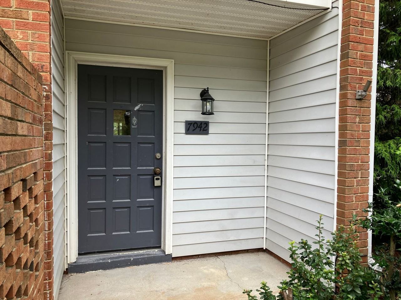 7942 Westcape Dr - Photo 4 of 34