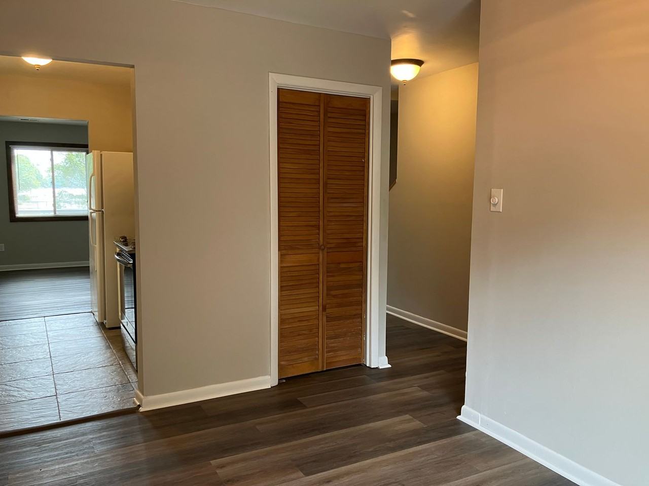 7942 Westcape Dr - Photo 5 of 34