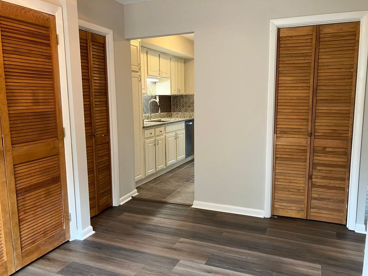 7942 Westcape Dr - Photo 7 of 34