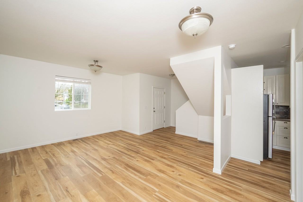 847 Ne Webster St - Photo 4 of 27