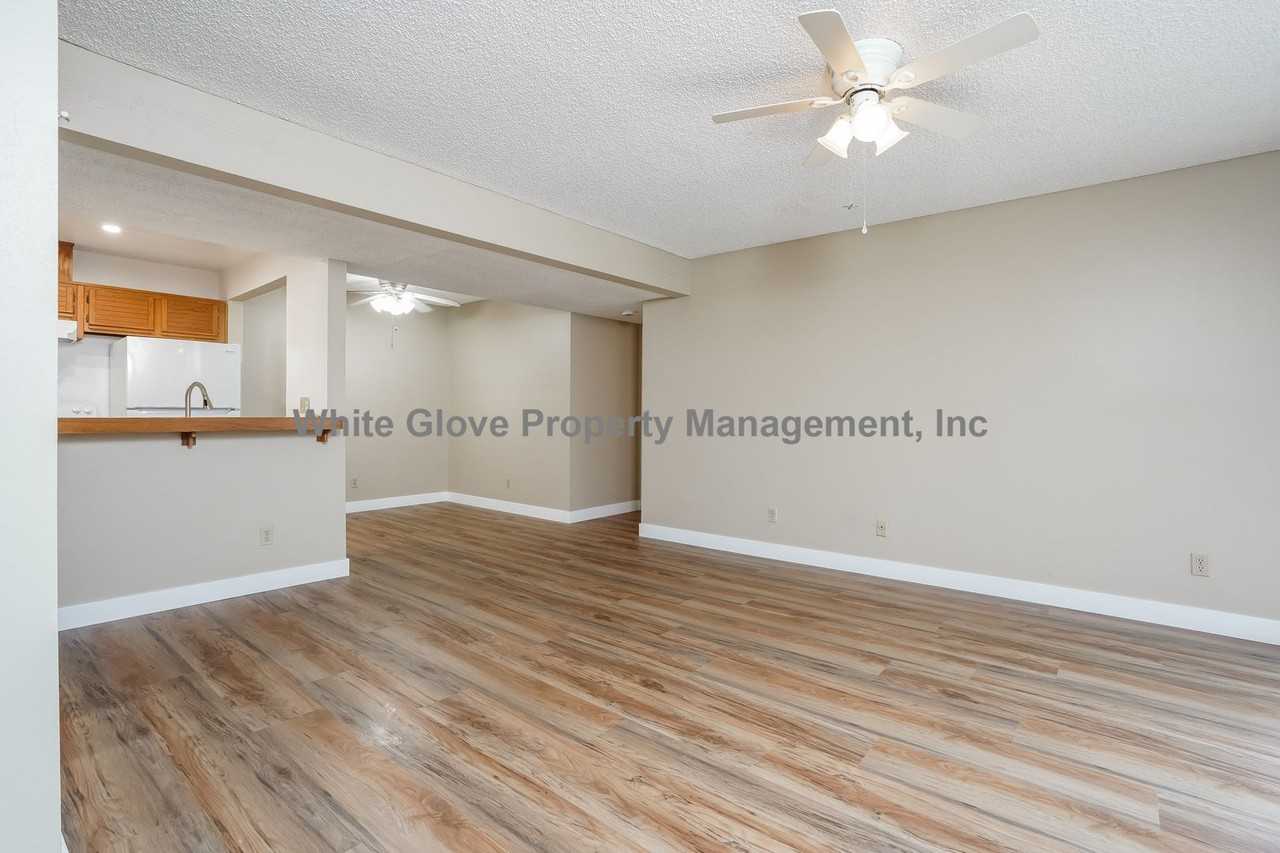 25671 Le Parc #75 - Photo 3 of 14