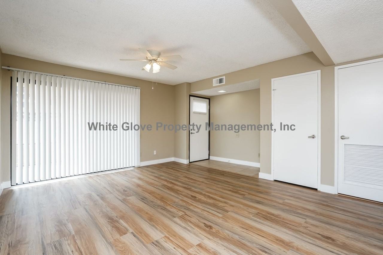 25671 Le Parc #75 - Photo 4 of 14