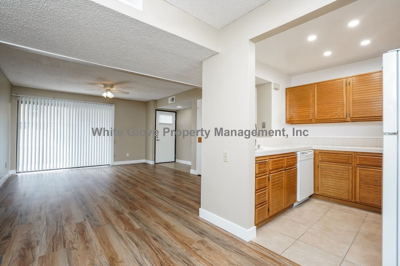 25671 Le Parc #75 - Photo 5 of 14