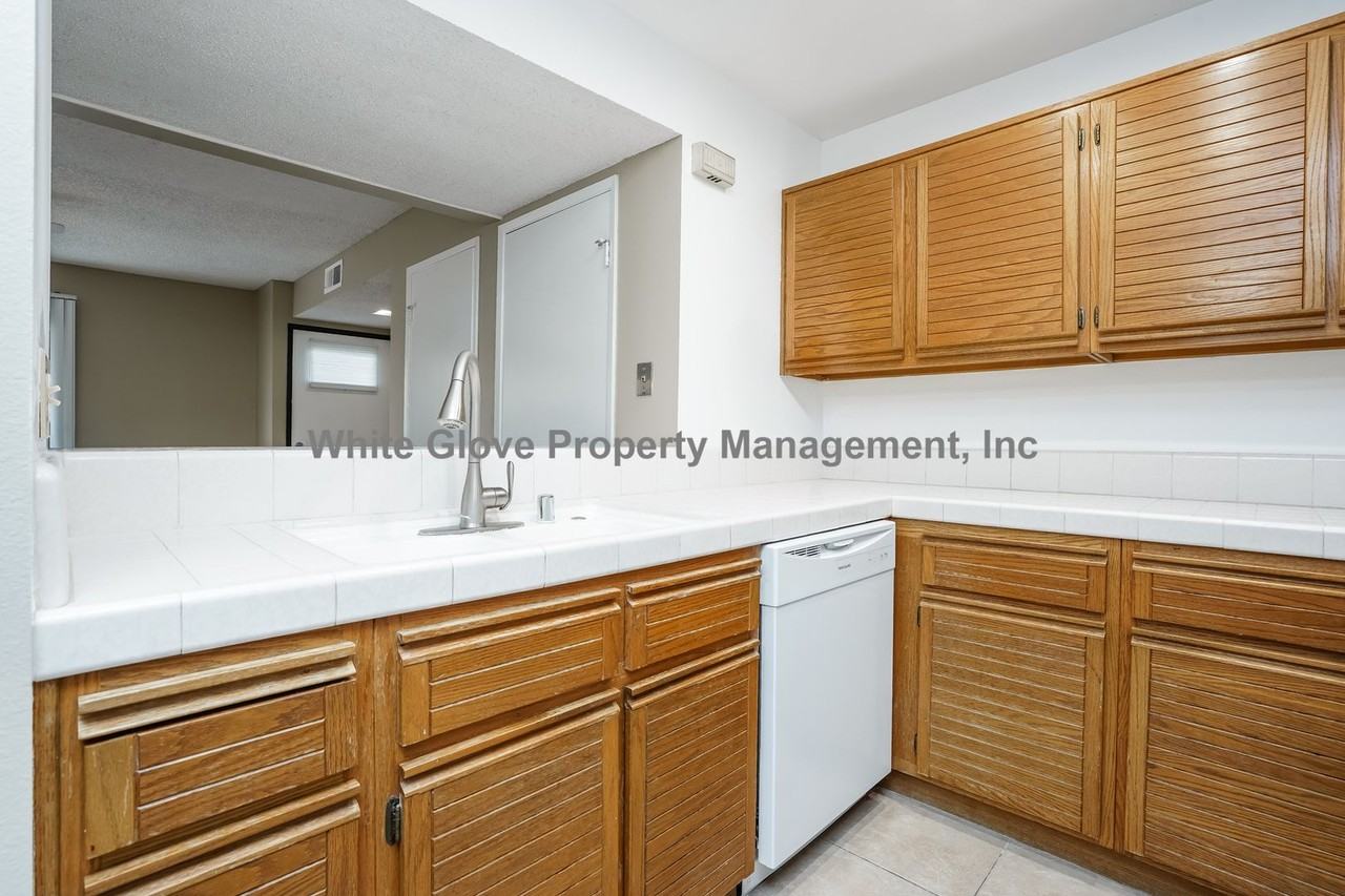 25671 Le Parc #75 - Photo 6 of 14