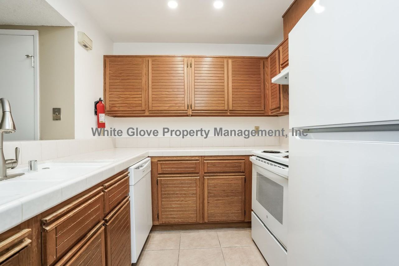 25671 Le Parc #75 - Photo 7 of 14