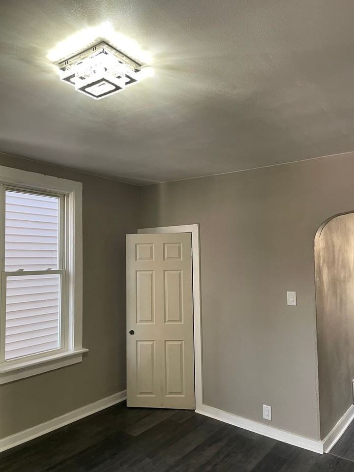 2610 N Holton St - Photo 2 of 6