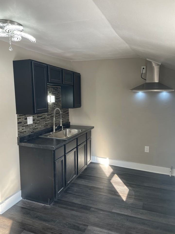 2610 N Holton St - Photo 3 of 6