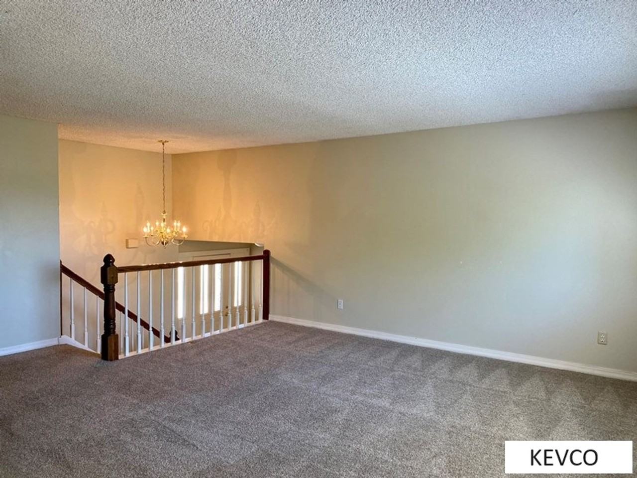 1000 Timber Ln - Photo 2 of 27