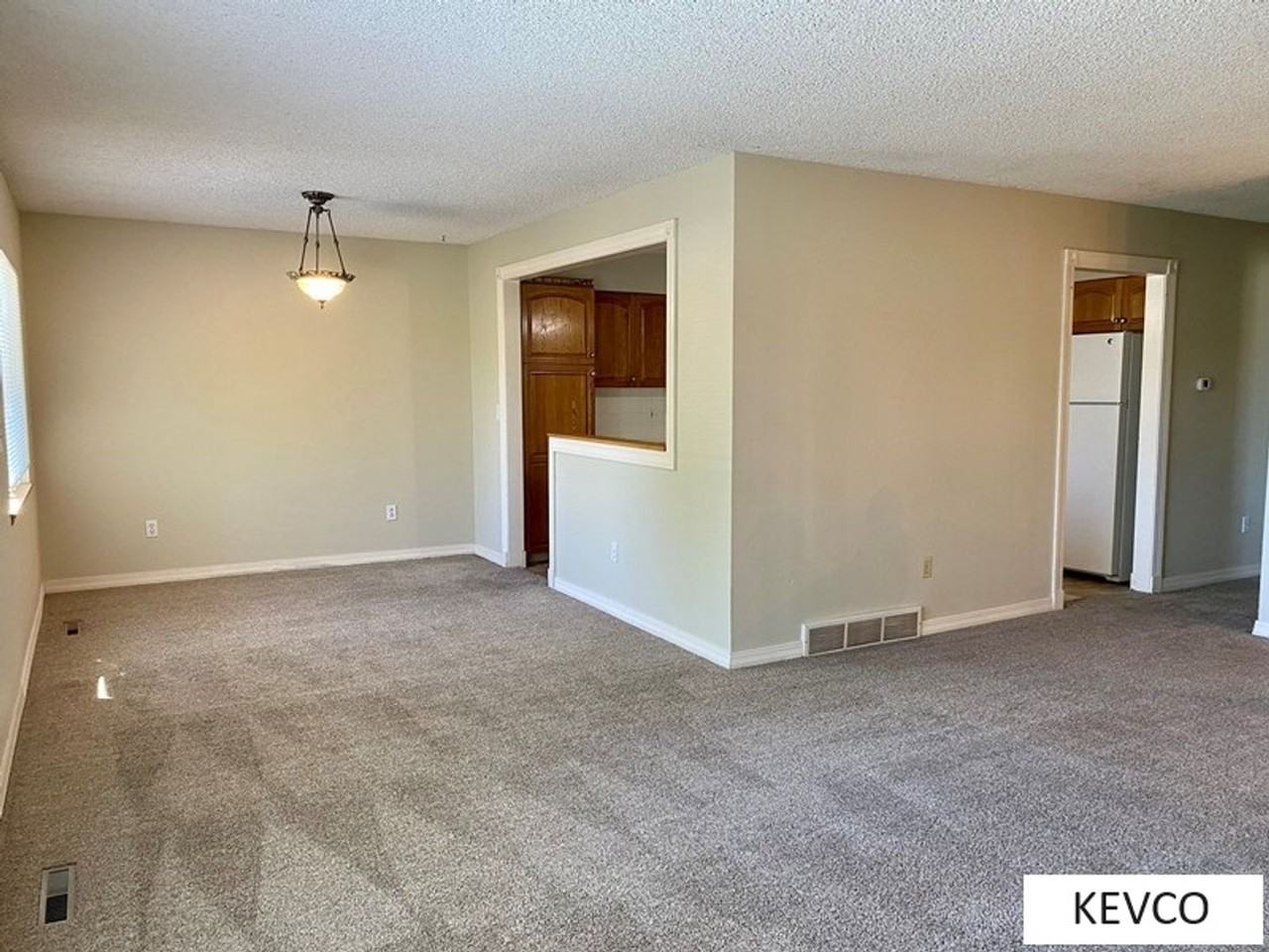 1000 Timber Ln - Photo 4 of 27