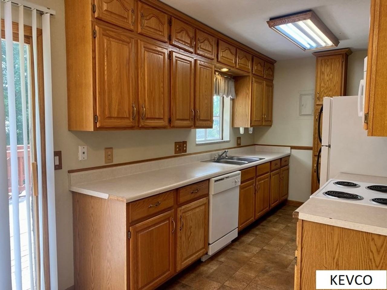 1200 Hillcrest Dr - Photo 5 of 28