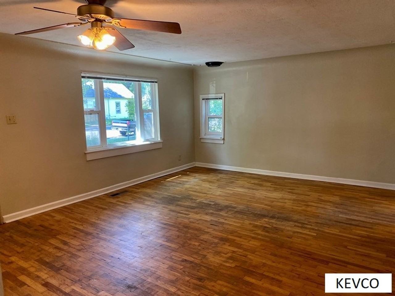 616 Sycamore St - Photo 2 of 13