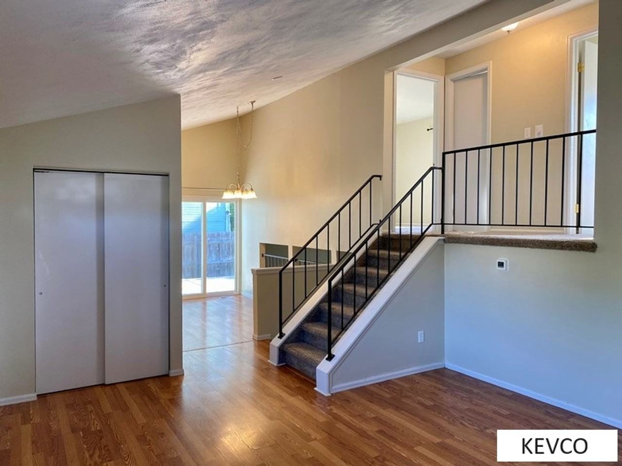 3207 Laredo Ln - Photo 2 of 22