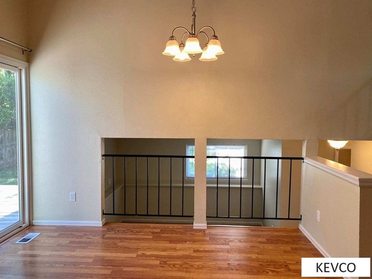 3207 Laredo Ln - Photo 6 of 22