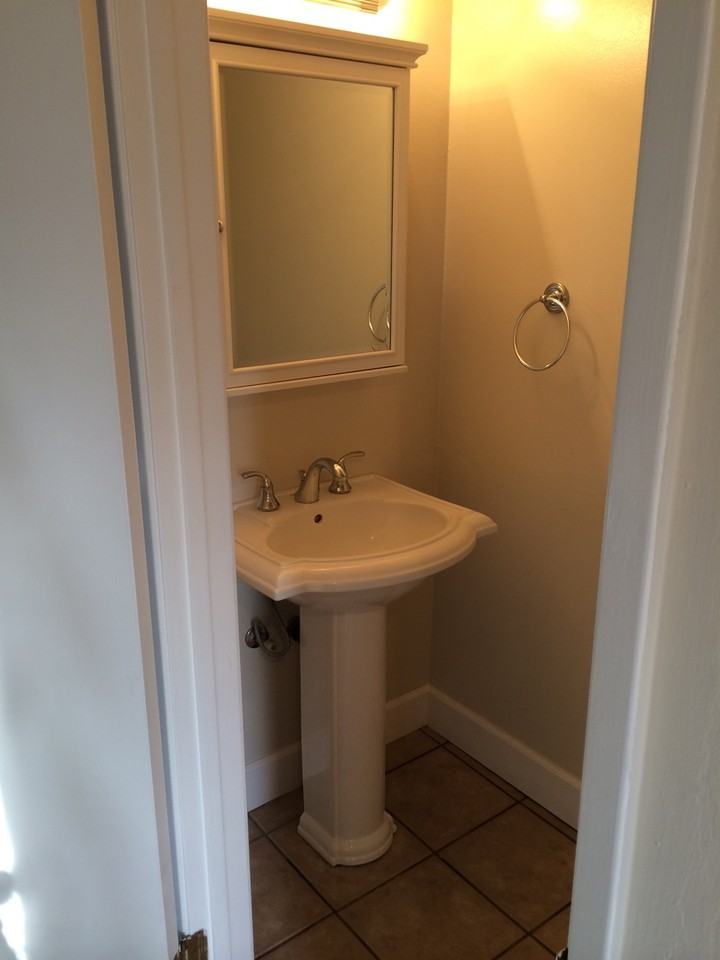 5010 Glide Dr #3 - Photo 6 of 22