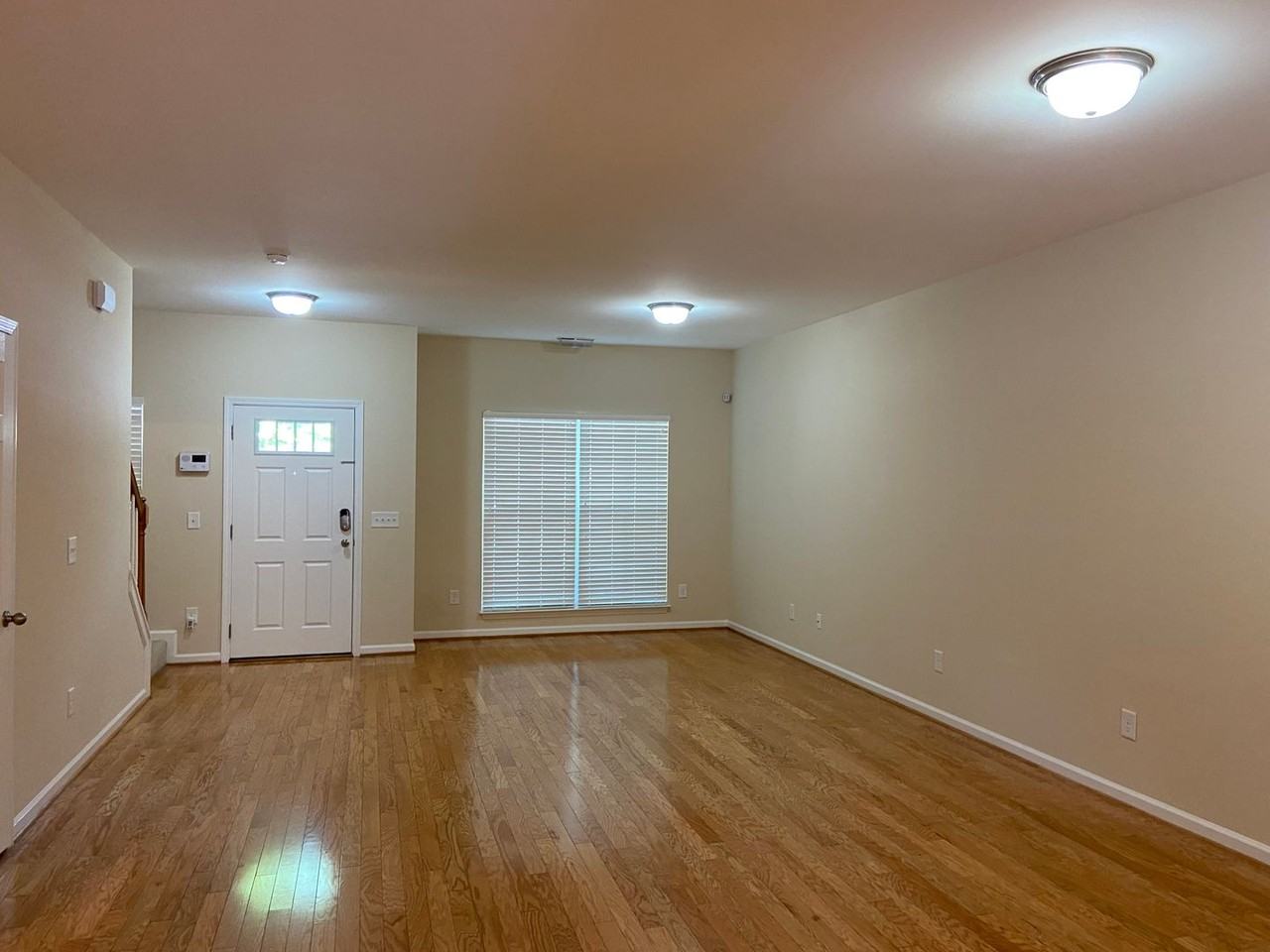 1050 Kelso Ln - Photo 2 of 9