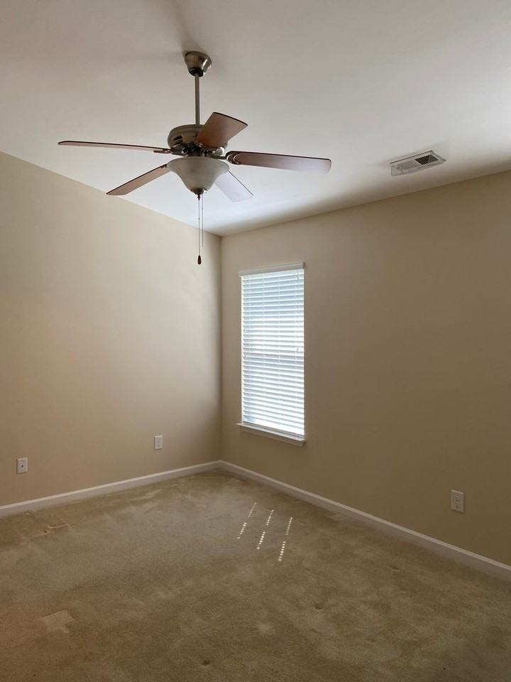 1050 Kelso Ln - Photo 6 of 9