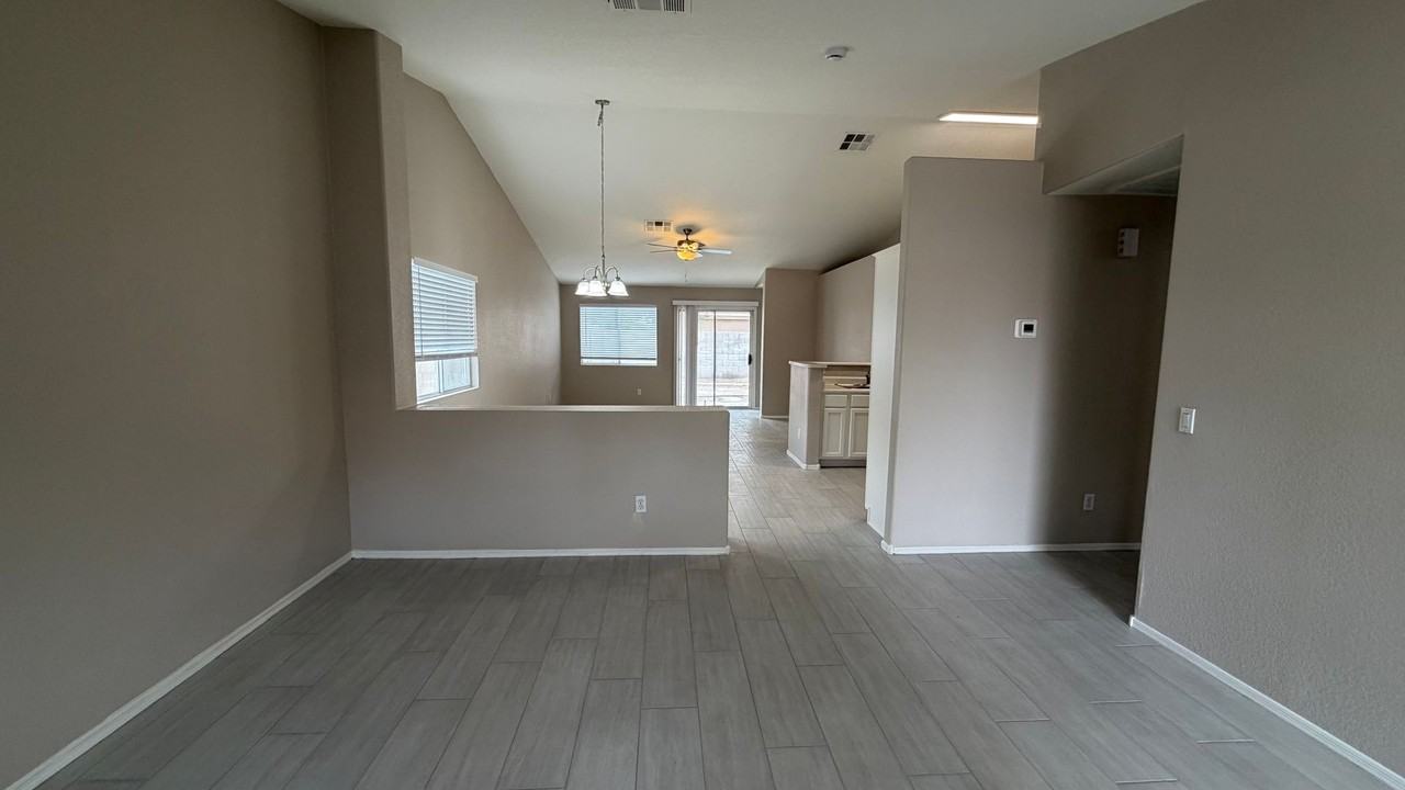 10355 W Alvarado Rd - Photo 3 of 36