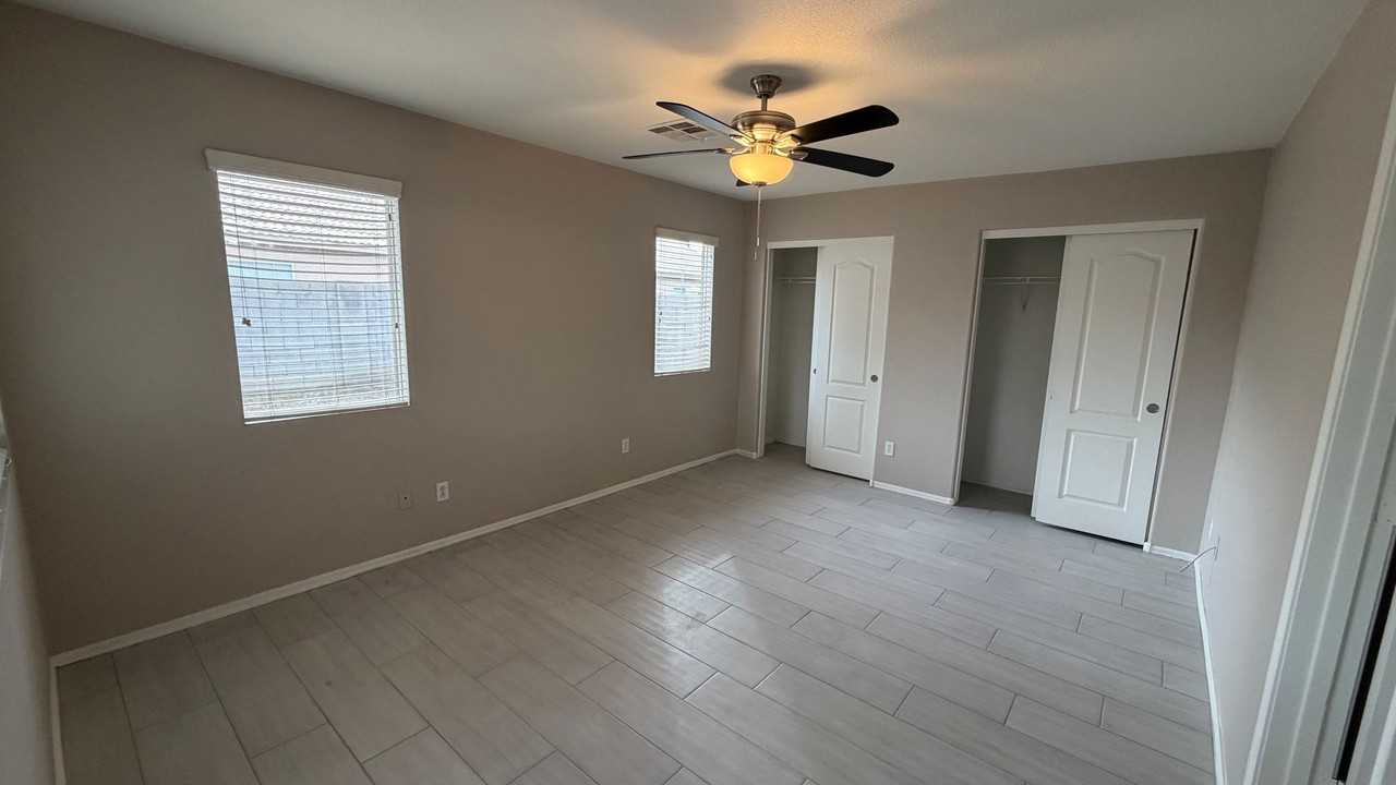 10355 W Alvarado Rd - Photo 6 of 36