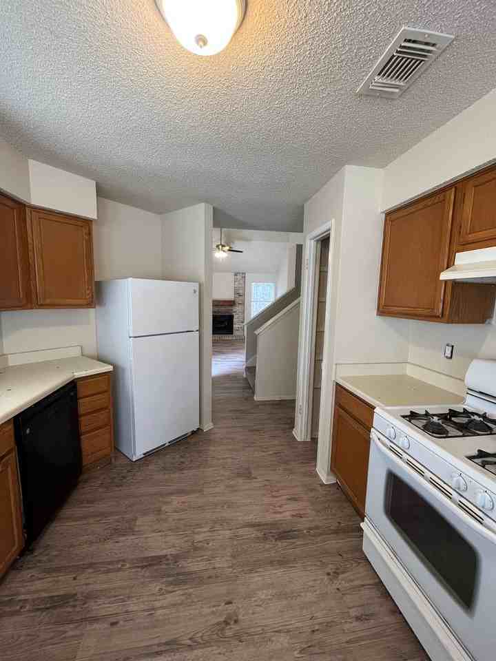 16900 Village Oak Loop - Photo 6 of 20